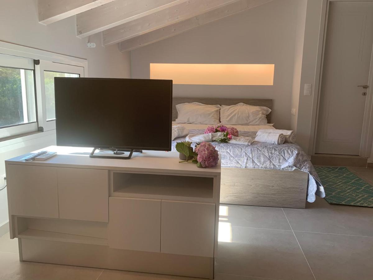 Terpsichore Boutique Bright New Sofita Studios And Appartment Dassia  Exterior foto