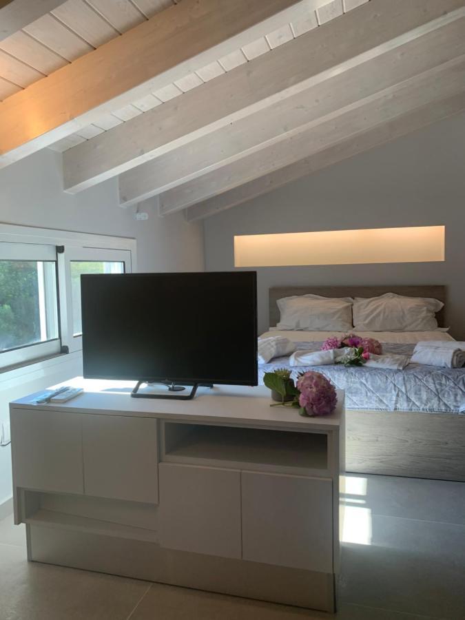 Terpsichore Boutique Bright New Sofita Studios And Appartment Dassia  Exterior foto